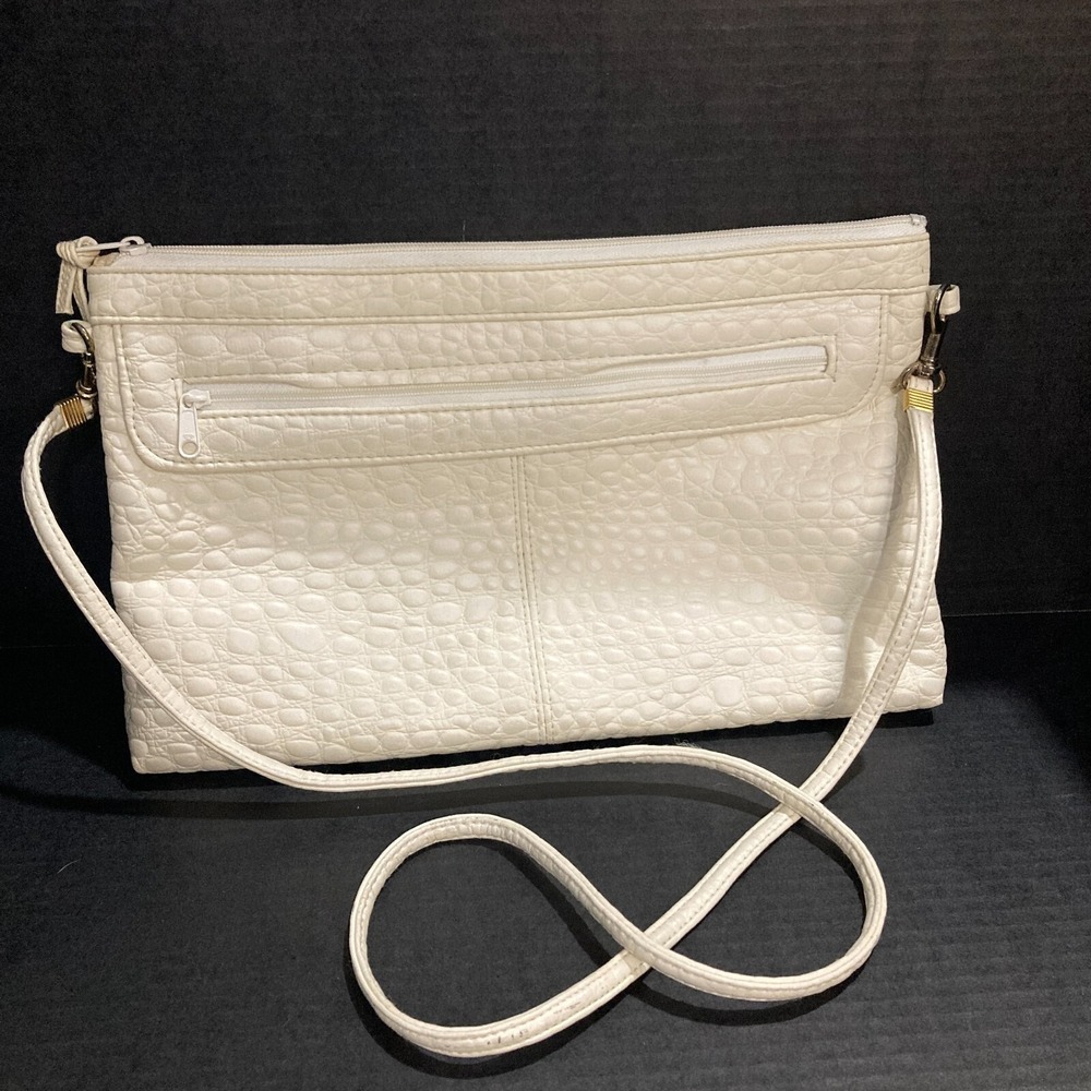 Vintage Holiday Fair Inc. Made in Taiwan Cream Cross Body Bag